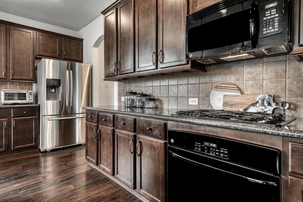 2411 Stone Castle Cir College Station, Tx 77845