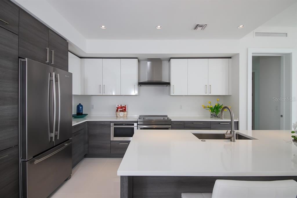 111 S Pineapple Ave Unit 812