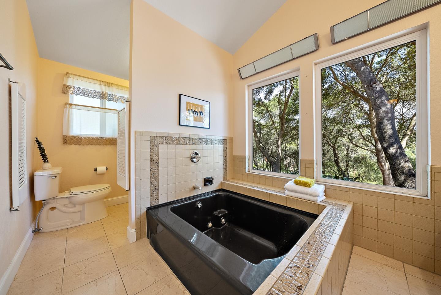 18260 Lakeview Ct Los Gatos, CA 95033