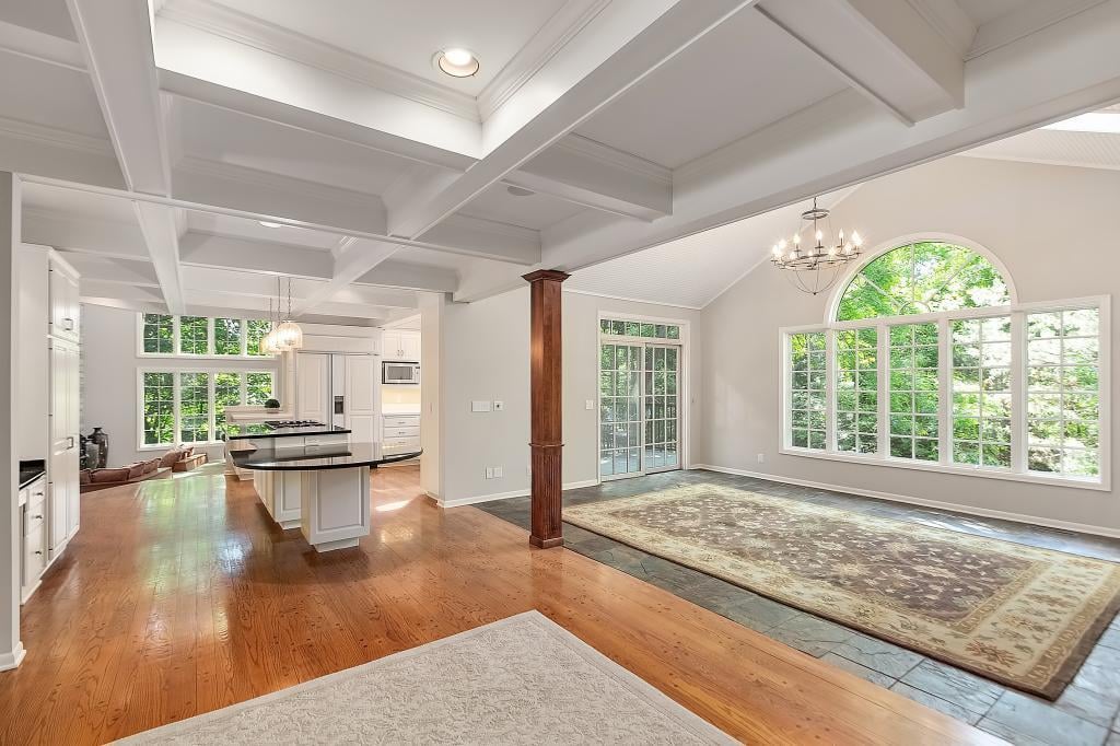 Charming in Eden Prairie!