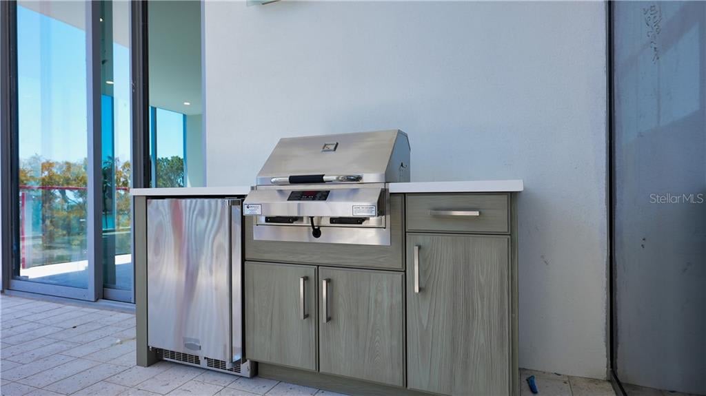 EPOCH / 605 S GULFSTREAM AVE #8 S