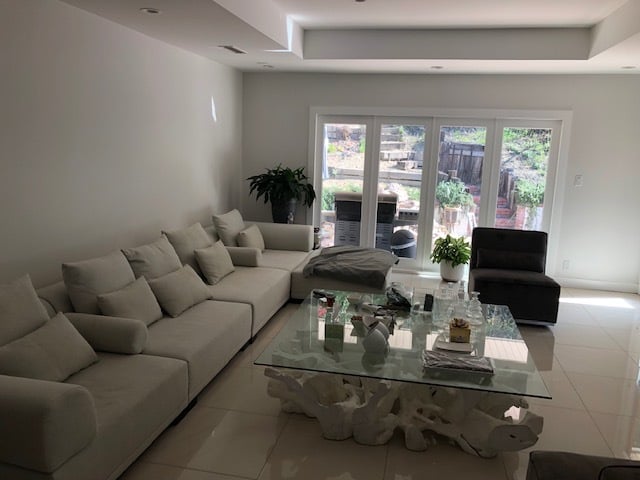 4450 Hayvenhurst Ave