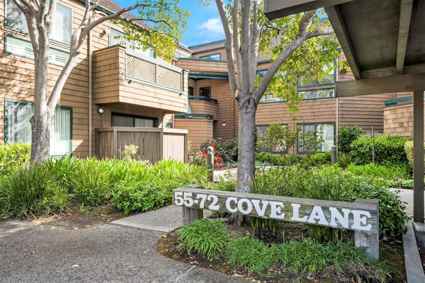 60 Cove Ln