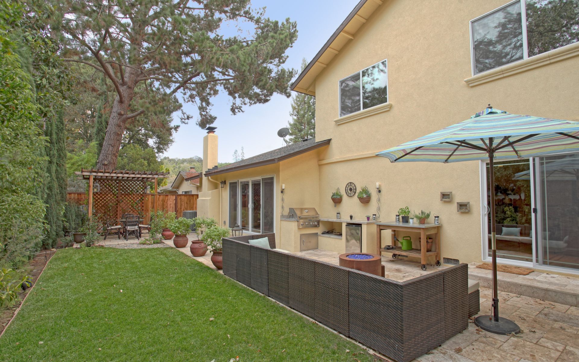 7 Snecker Ct