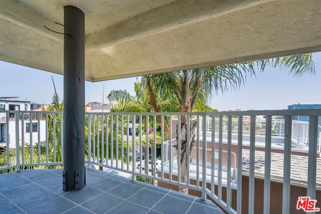 24 Westwind Street, Unit F  Marina del Rey, CA 90292