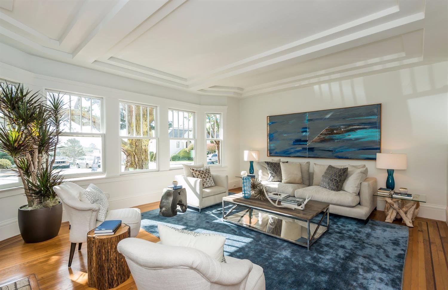 32 Taraval St