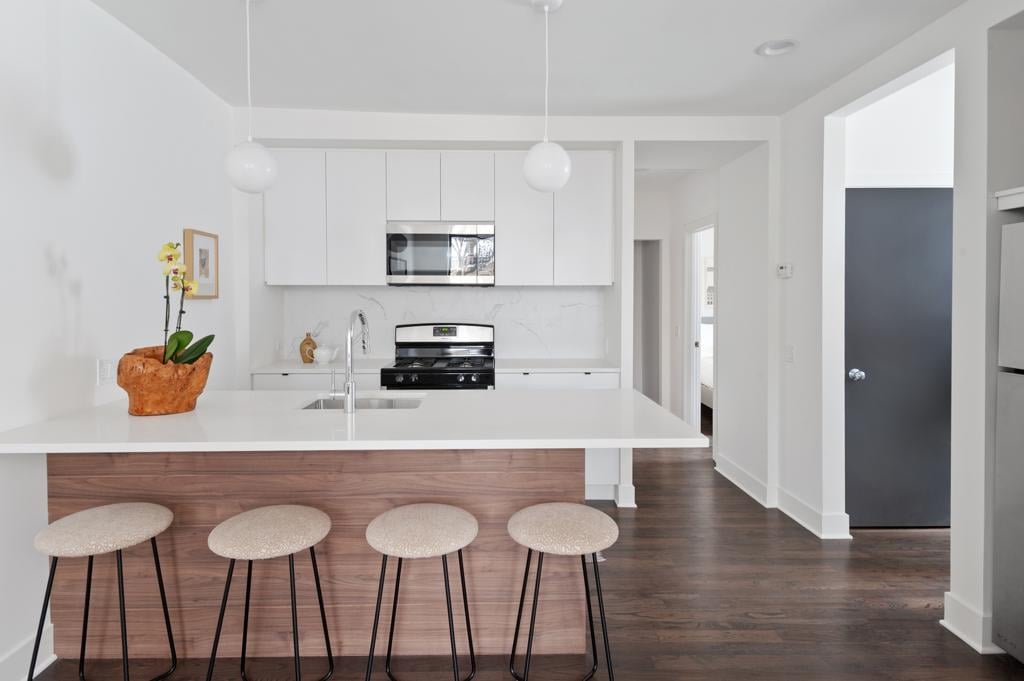 2750 N Kenmore Avenue # 2F