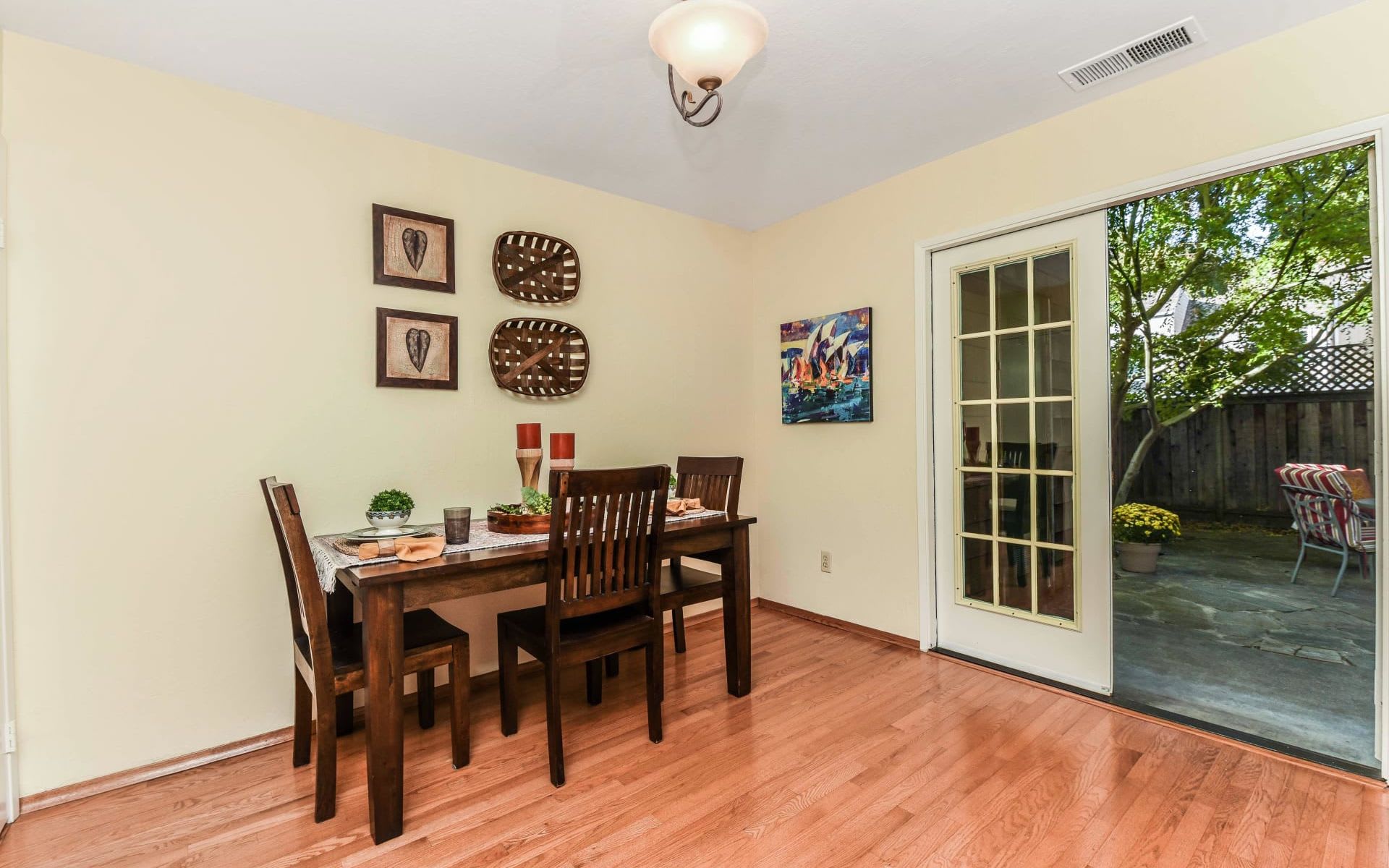 Super Cute Townhome - Walnut Creek!
