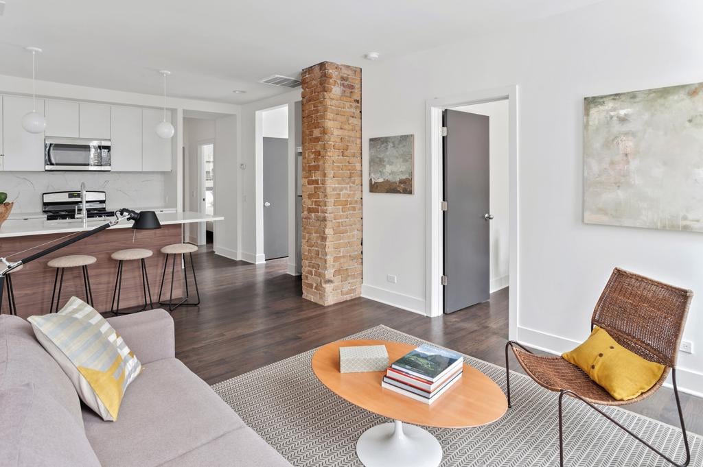 2750 N Kenmore Avenue # 2F