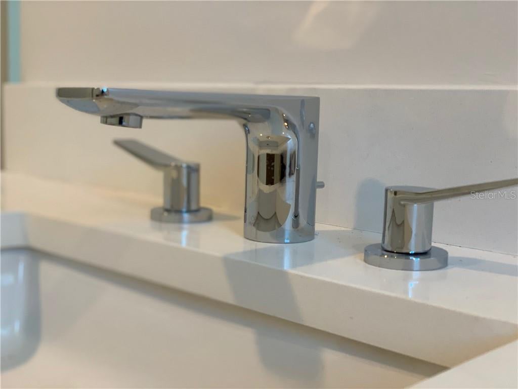 EPOCH / 605 S GULFSTREAM AVE #8 S