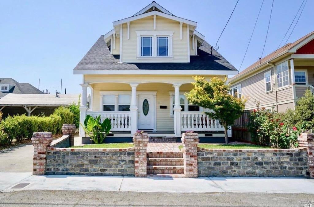 11 Spring St