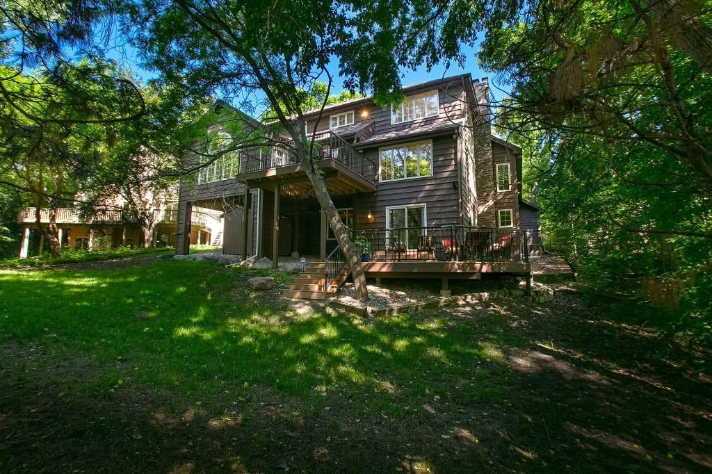 Charming in Eden Prairie!
