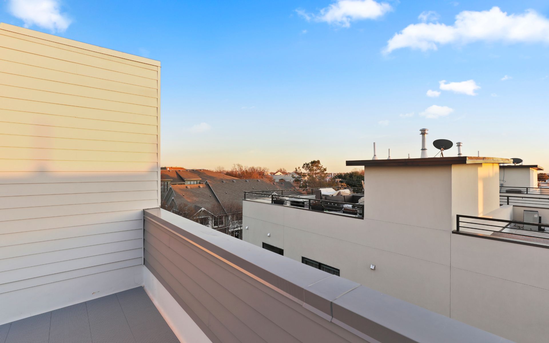 1855 Summit Ave, #103