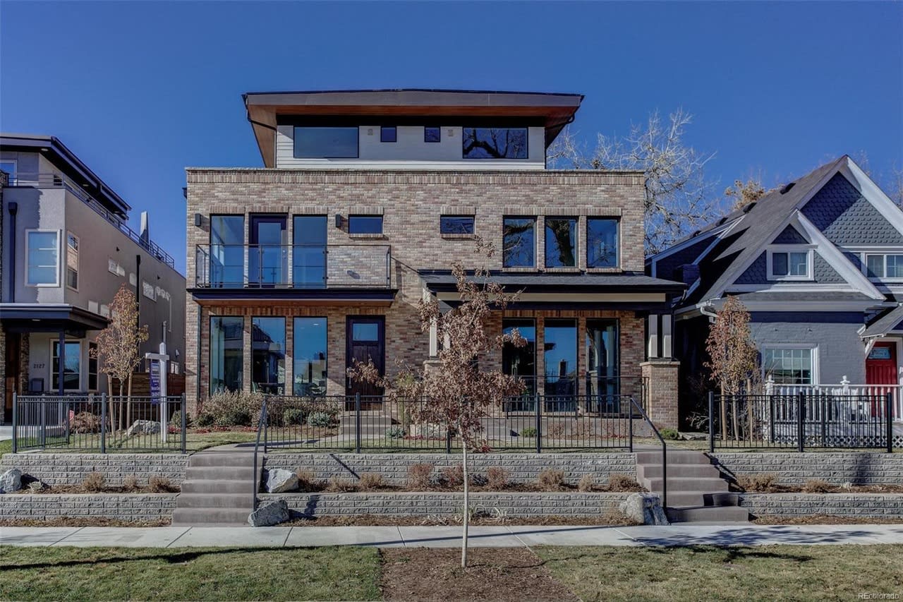 2135 N Lowell Blvd