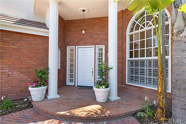 6652 Carriage Circle, Huntington Beach 