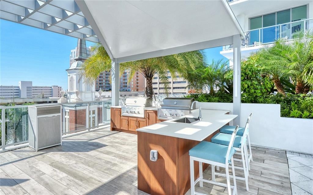 111 S Pineapple Ave #821