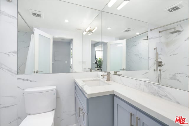 17368 Sunset Blvd, #203A