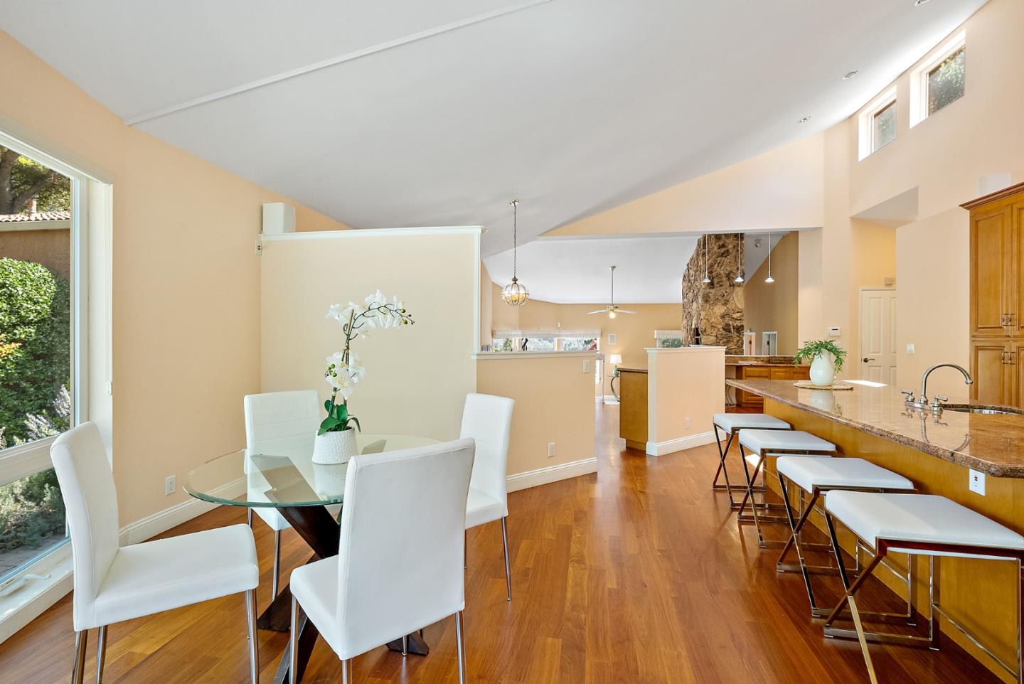 18260 Lakeview Ct Los Gatos, CA 95033