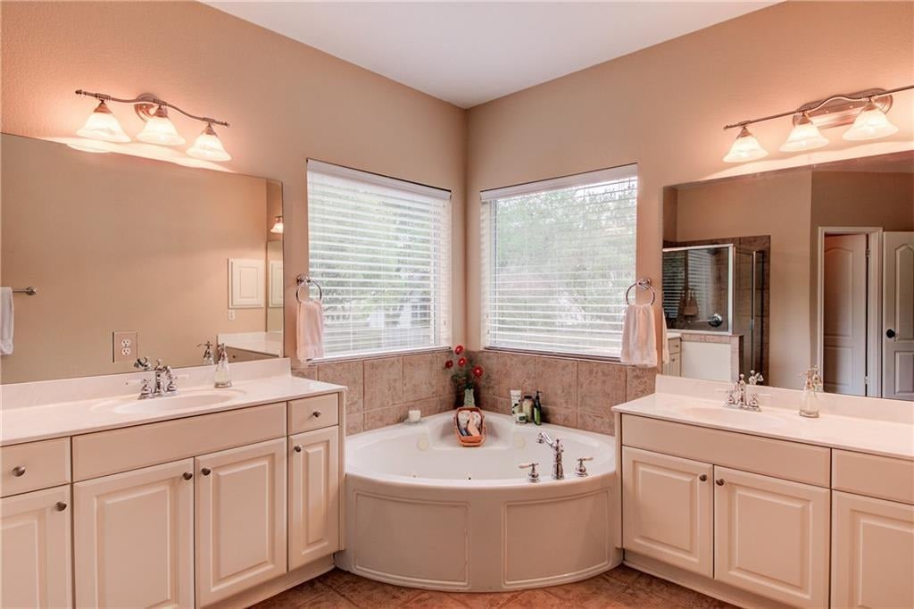 11513 Georgian Oaks Drive