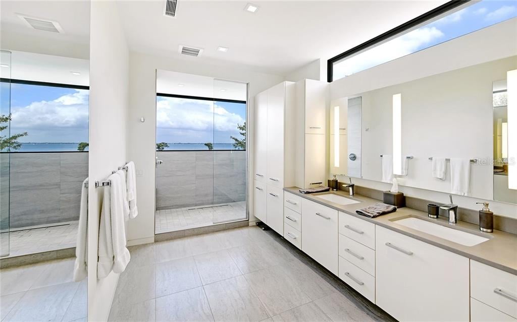 1580 Harbor Cay Lane