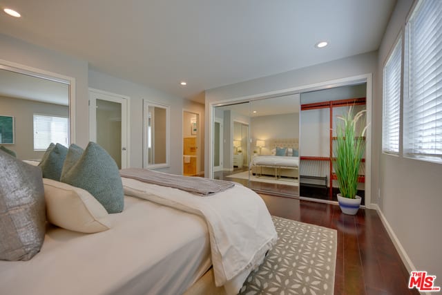 27 Ironsides Street, Unit A  Marina del Rey, CA 90292