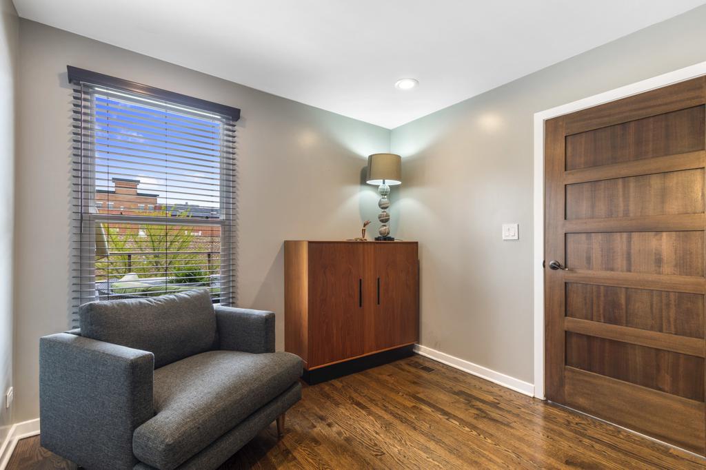 811 W Aldine Avenue # 2N