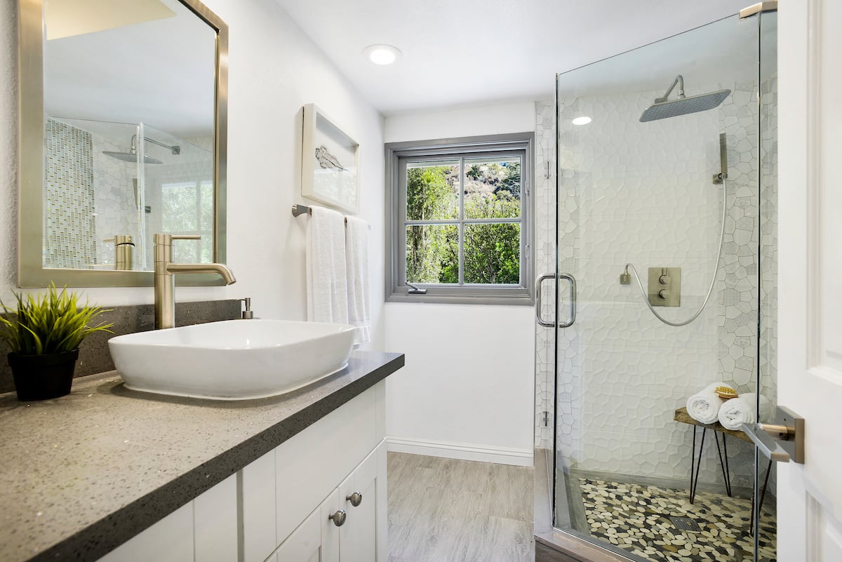 1449 Benedict Canyon Drive