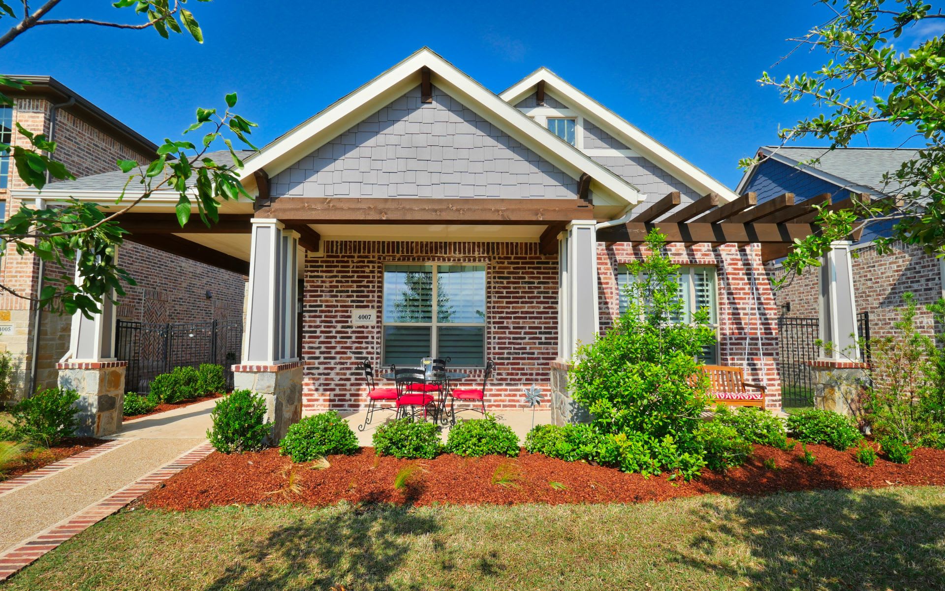 4007 Lemon Grass Way