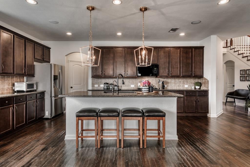 2411 Stone Castle Cir College Station, Tx 77845