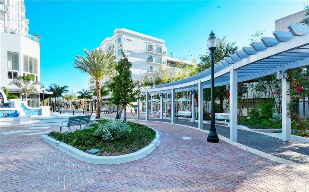 111 S Pineapple Ave #821