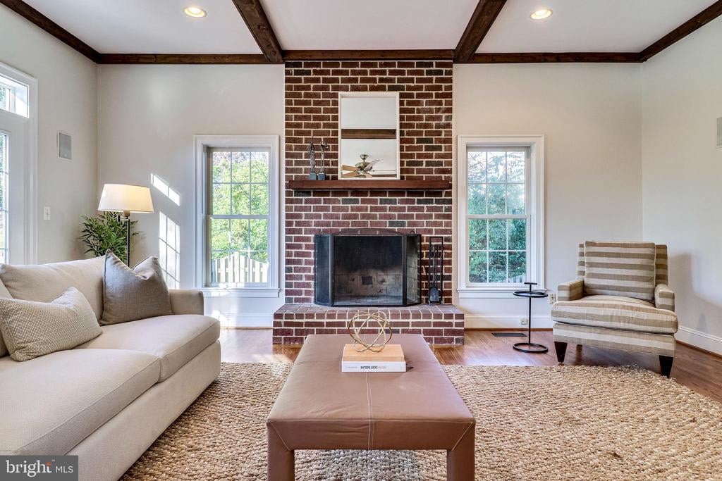 1316 Alexandria Ave