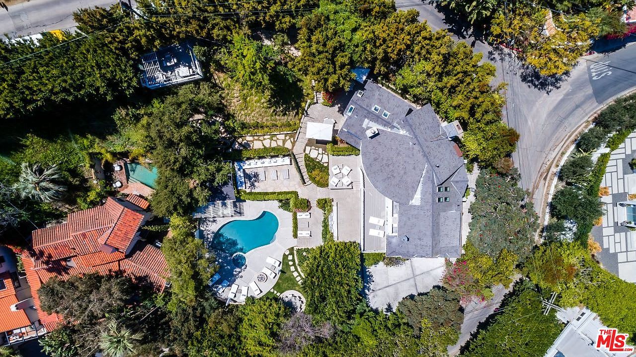Villa Luminous