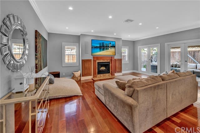 296 E Bay, Costa Mesa