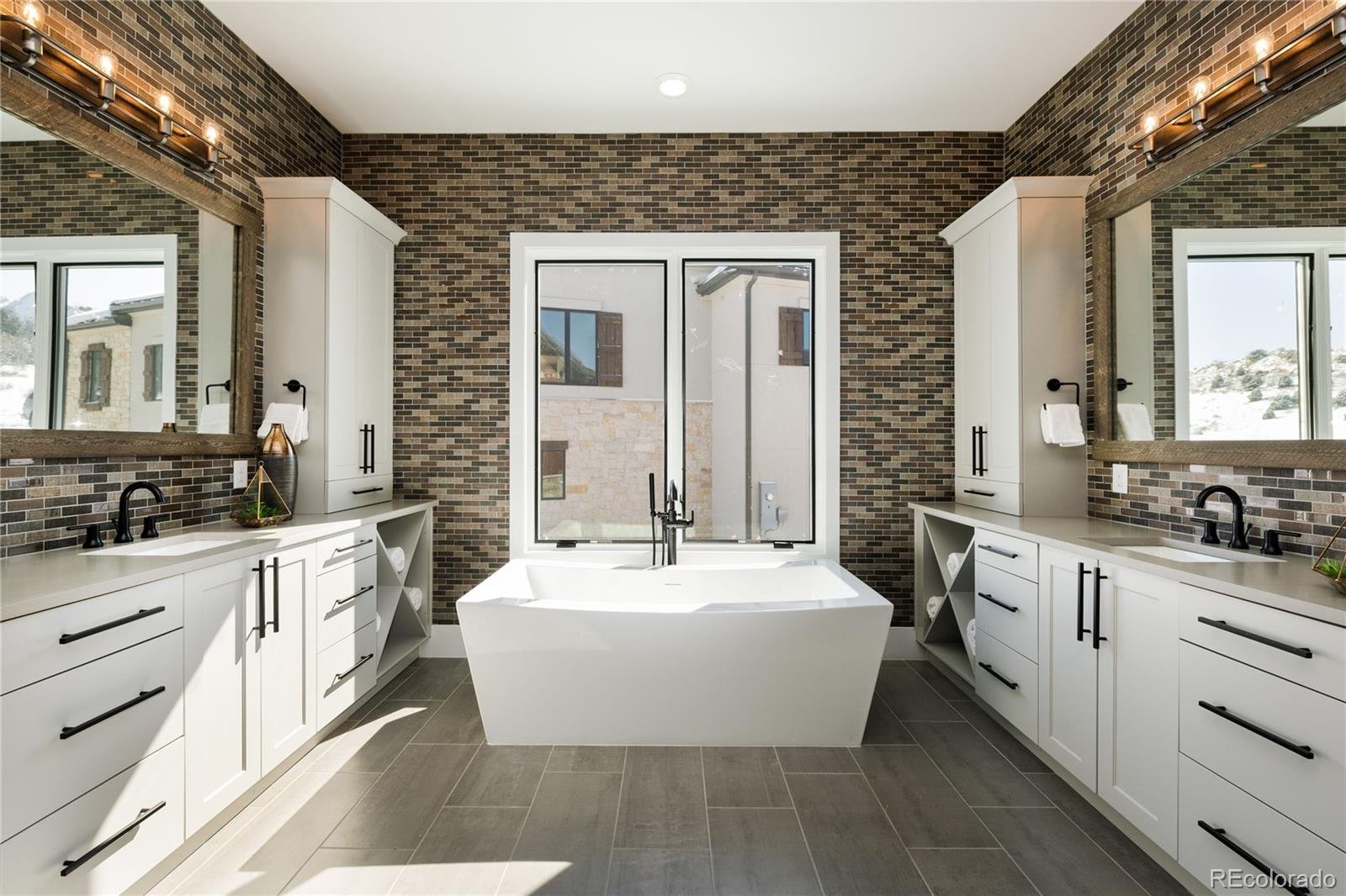 7932 Raphael Lane
