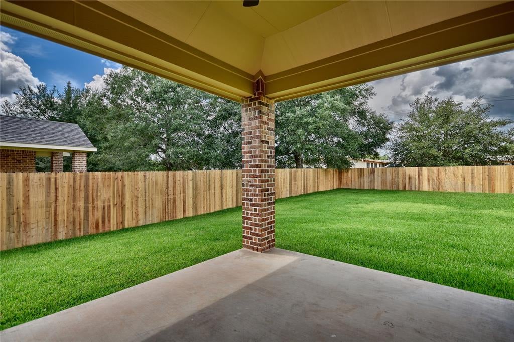 42 Briarwood Lane Bellville, Tx 77418