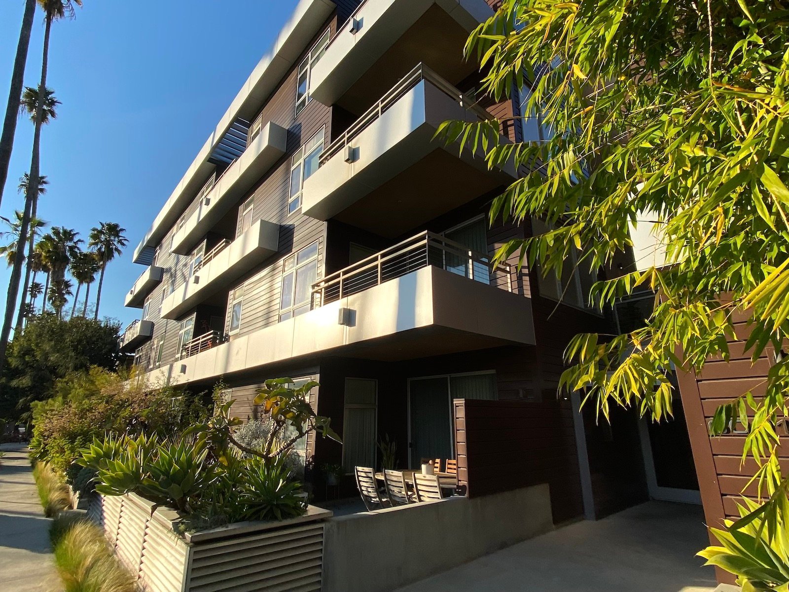 Modern 2 Bedroom/ 2 bath at the Metropol