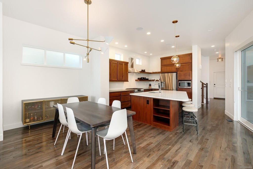6726 Navajo St
