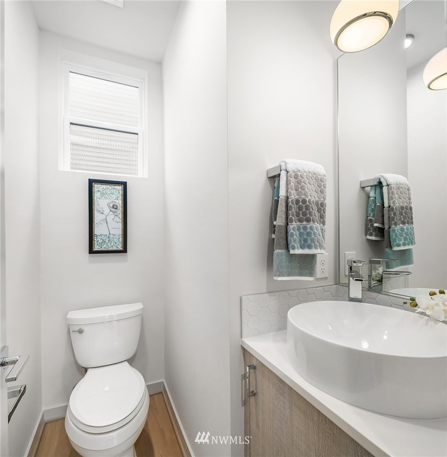 2116 3rd Avenue N, Seattle, WA 98109
