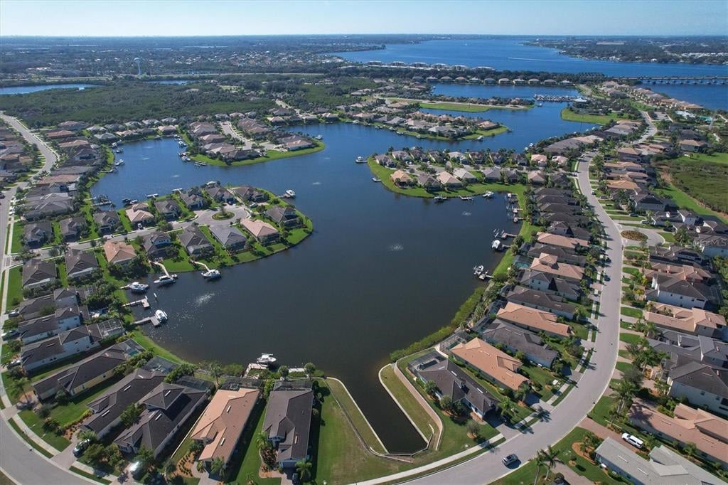 5211 Lake Overlook Ave, Bradenton, FL 34208