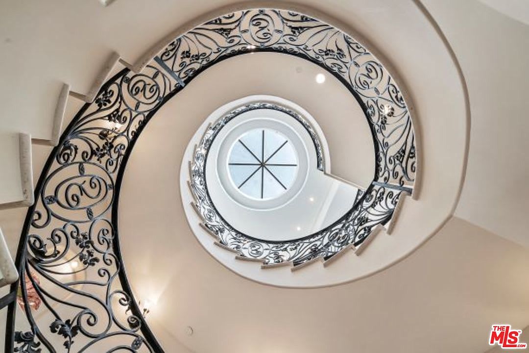 Symphony Grandeur