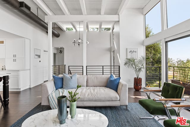 15206 Encanto Dr