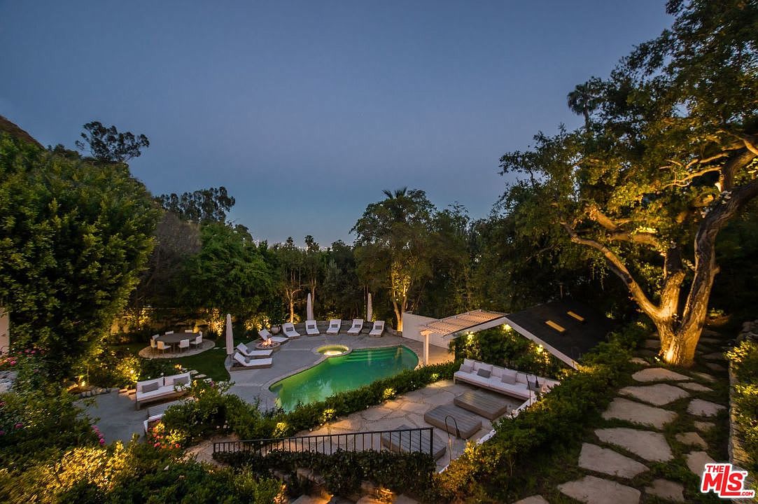 Villa Luminous