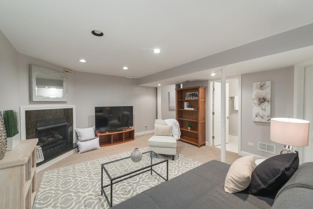210 Queens Cove