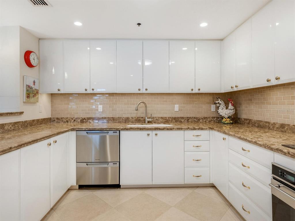 1255 North Gulfstream Ave, #904