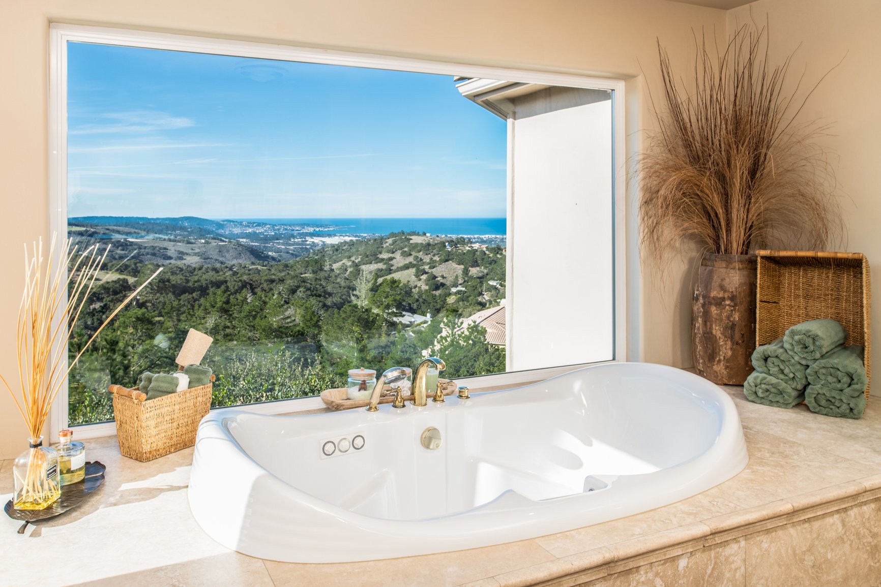 Panoramic Peninsula Views