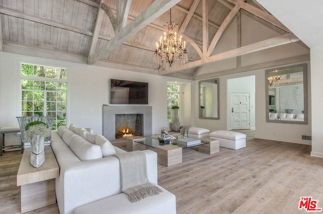 Villa Luminous