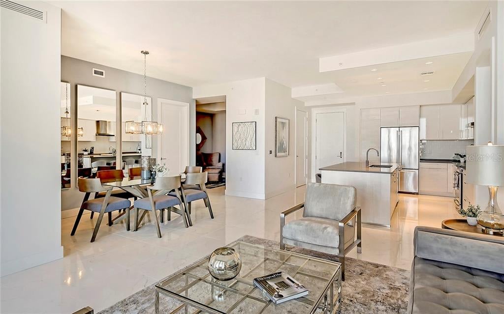 111 S Pineapple Ave #821