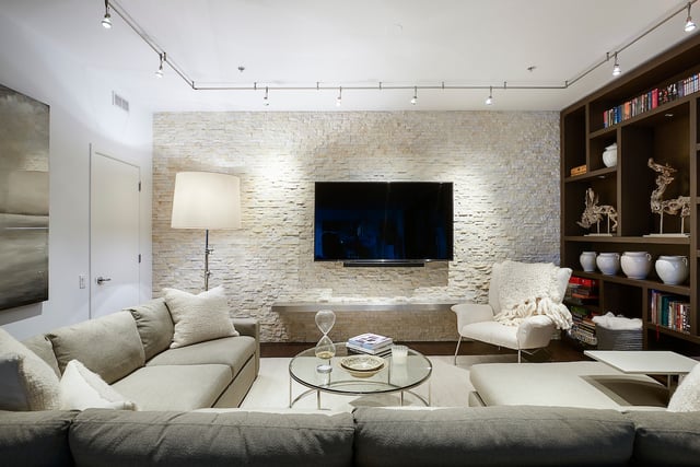 500 W Superior St Unit 2103