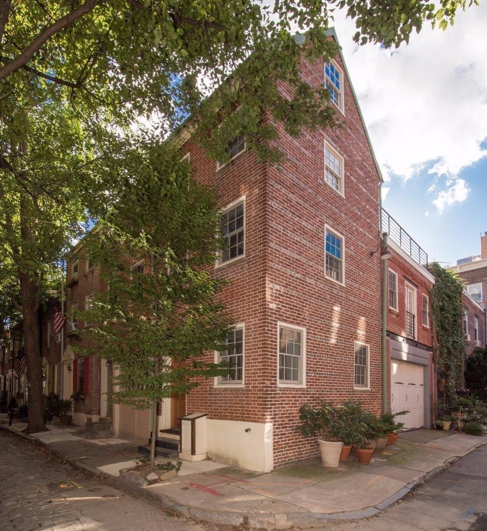 230-32 Hutchinson St