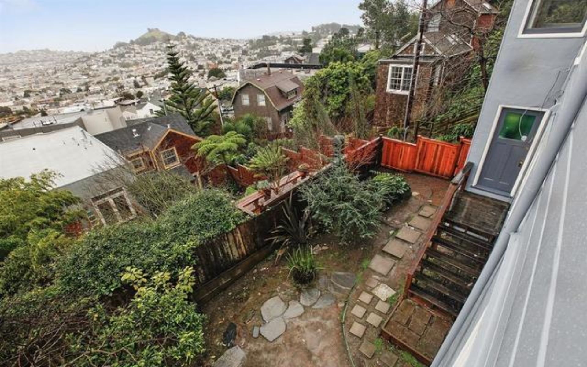 28 Harry St